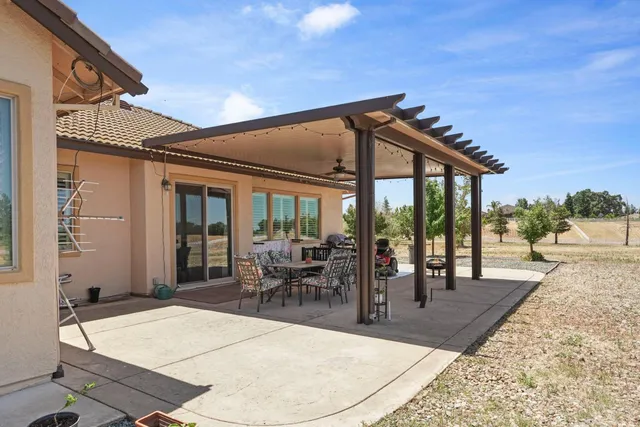 $1,040,888 | 9240 Stablegate Road, Wilton, CA 95693