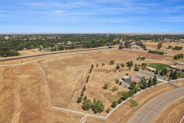 $1,040,888 | 9240 Stablegate Road, Wilton, CA 95693