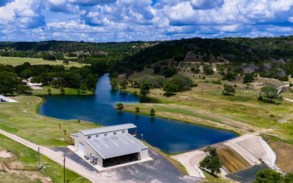 339 Henderson Branch Road West Ingram, TX 78025 - Photo 4 of 51