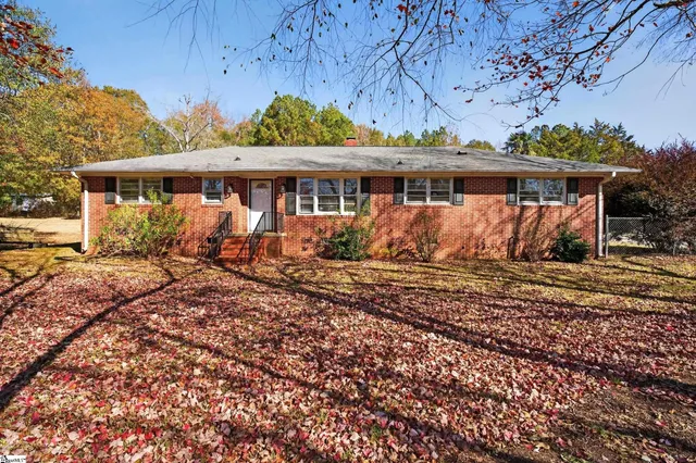 $355,000 | 114 Hillview Circle, Anderson, SC 29621