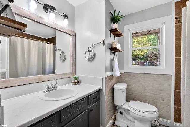 $355,000 | 114 Hillview Circle, Anderson, SC 29621