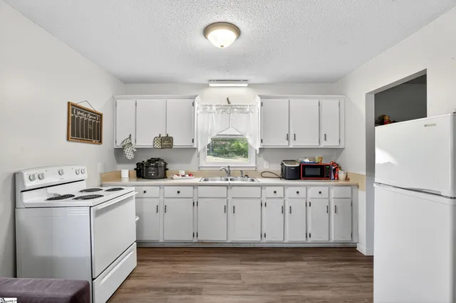 $355,000 | 114 Hillview Circle, Anderson, SC 29621