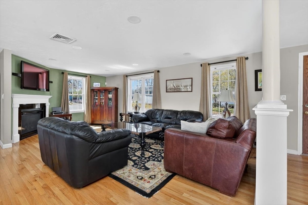 16 Rhodes Place, Unit 16 Hingham, MA 02043 - Photo 5 of 26