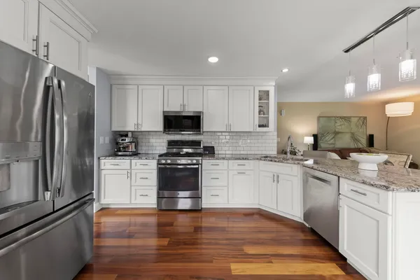 $529,900 | 2304 Periwinkle Court, Naperville, IL 60540