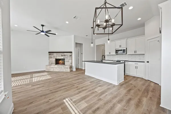 $389,900 | 1400 Oak Valley, Denton, TX 76209