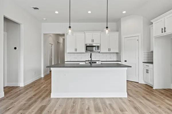 $389,900 | 1400 Oak Valley, Denton, TX 76209