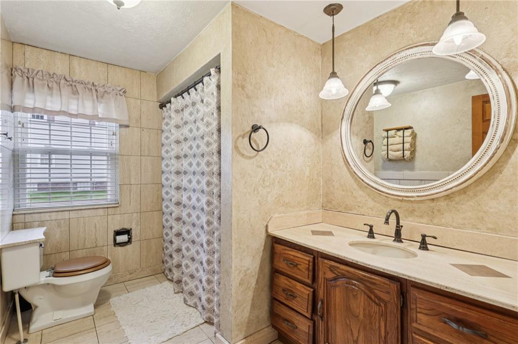 1426 Eastbrook Road New Castle, PA 16101 - Photo 18 of 50