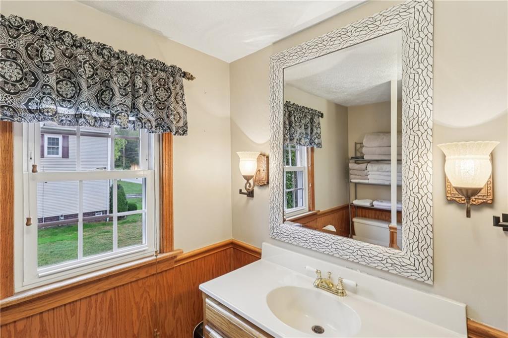 1426 Eastbrook Road New Castle, PA 16101 - Photo 25 of 50