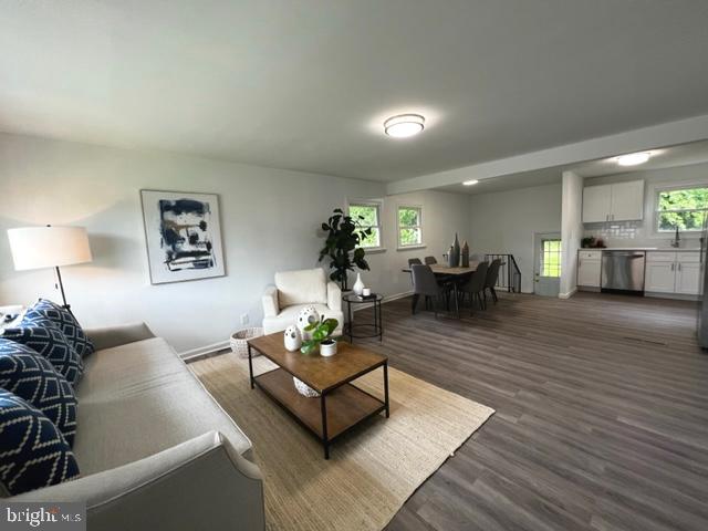 51 Linden Road Burlington, NJ 08016 - Photo 3 of 21