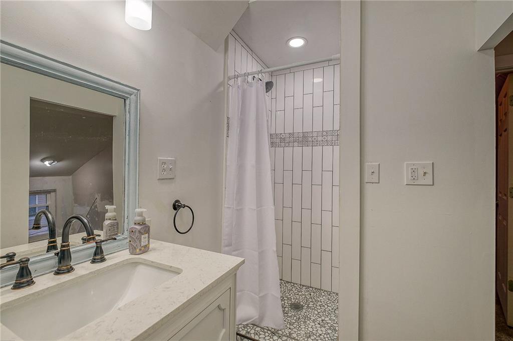 629 George Street Coraopolis, PA 15108 - Photo 20 of 25 Fabulous step in shower on the 3rd floor in the totally renovated bath.