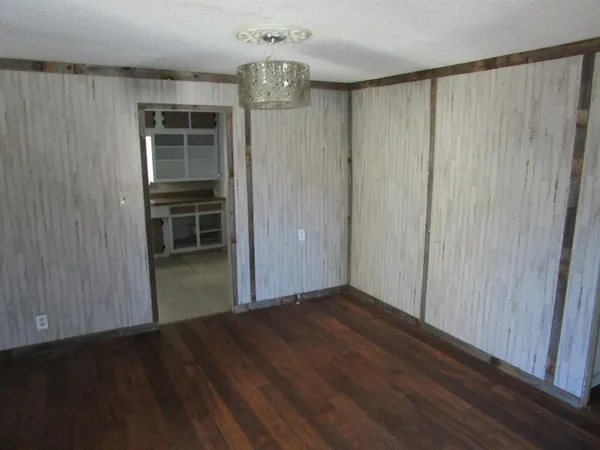 $57,500 | 515 West McLain Street, Seymour, TX 76380
