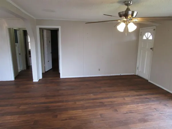 $57,500 | 515 West McLain Street, Seymour, TX 76380