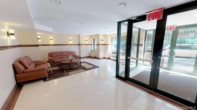 $3,095 | 84-14 143rd Street, Unit 3F | Briarwood