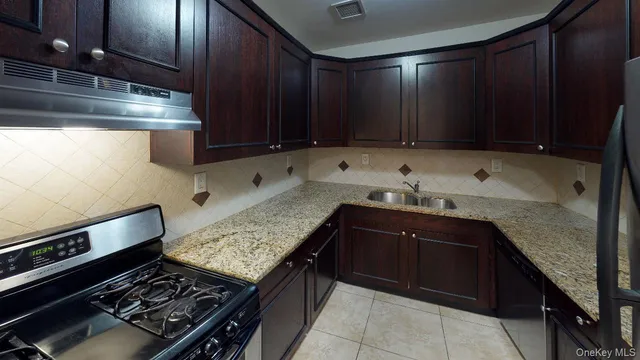 $3,095 | 84-14 143rd Street, Unit 3F | Briarwood