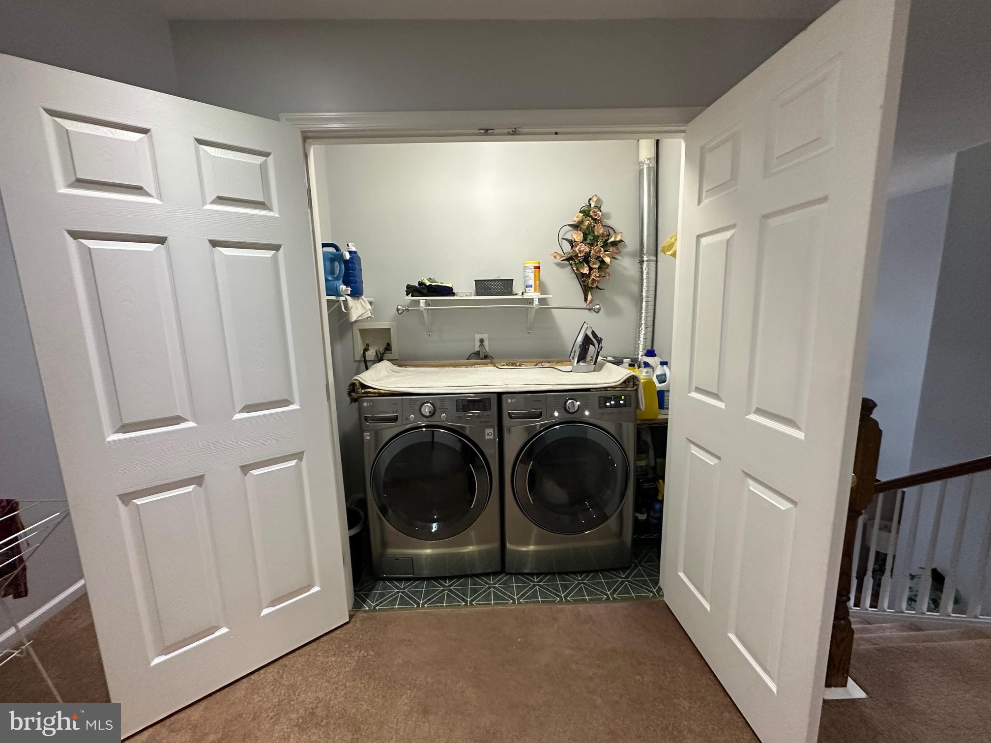 12 Murray Way Blackwood, NJ 08012 - Photo 33 of 46 a utility room with dryer and washer