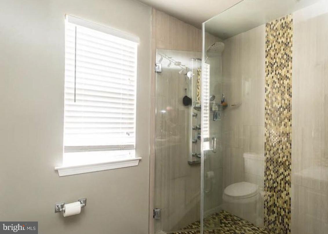 12 Murray Way Blackwood, NJ 08012 - Photo 44 of 46 a bathroom with a shower and toilet