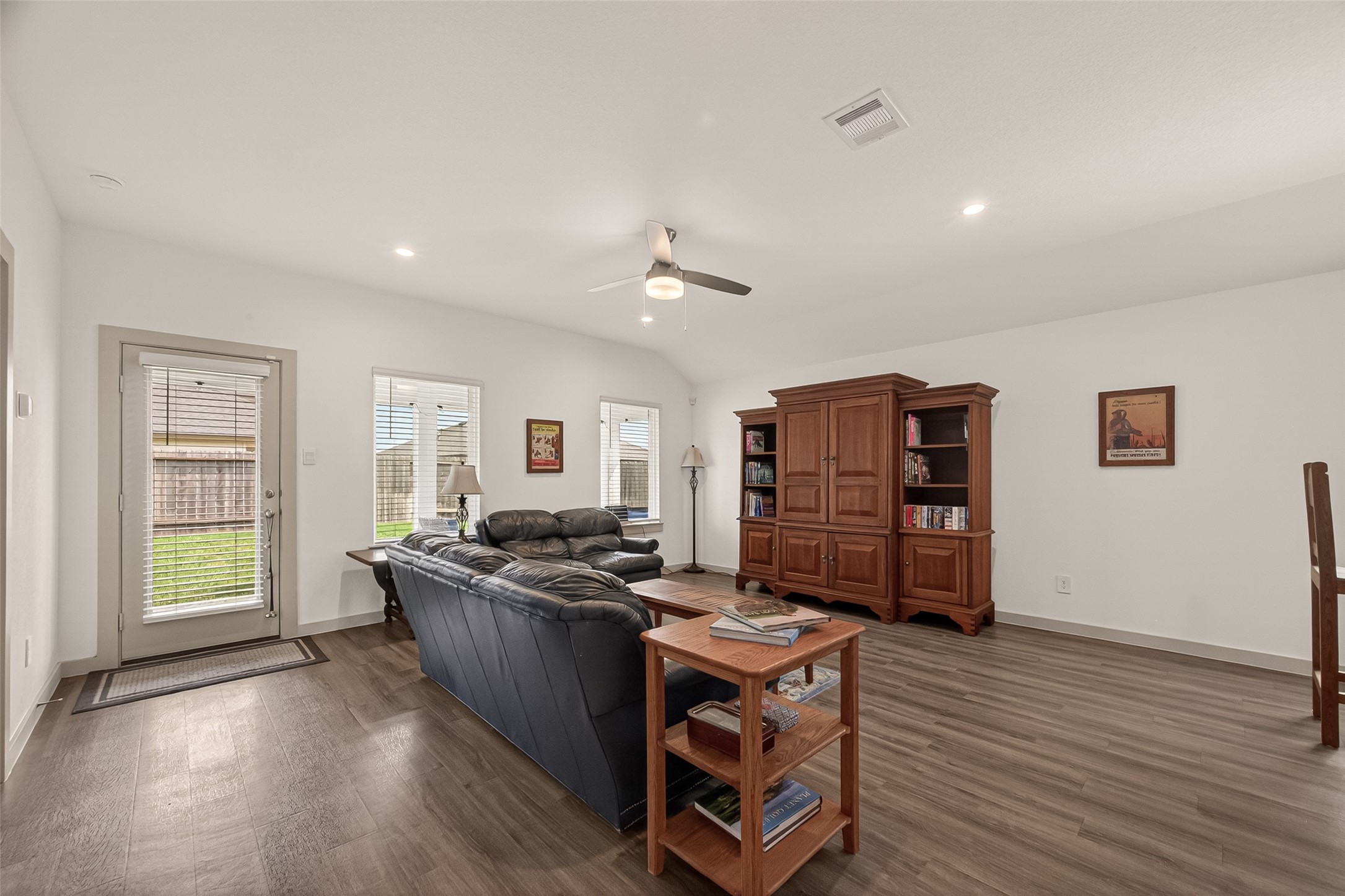 1119 Kinder Sky Lane Rosharon, TX 77583 - Photo 6 of 34