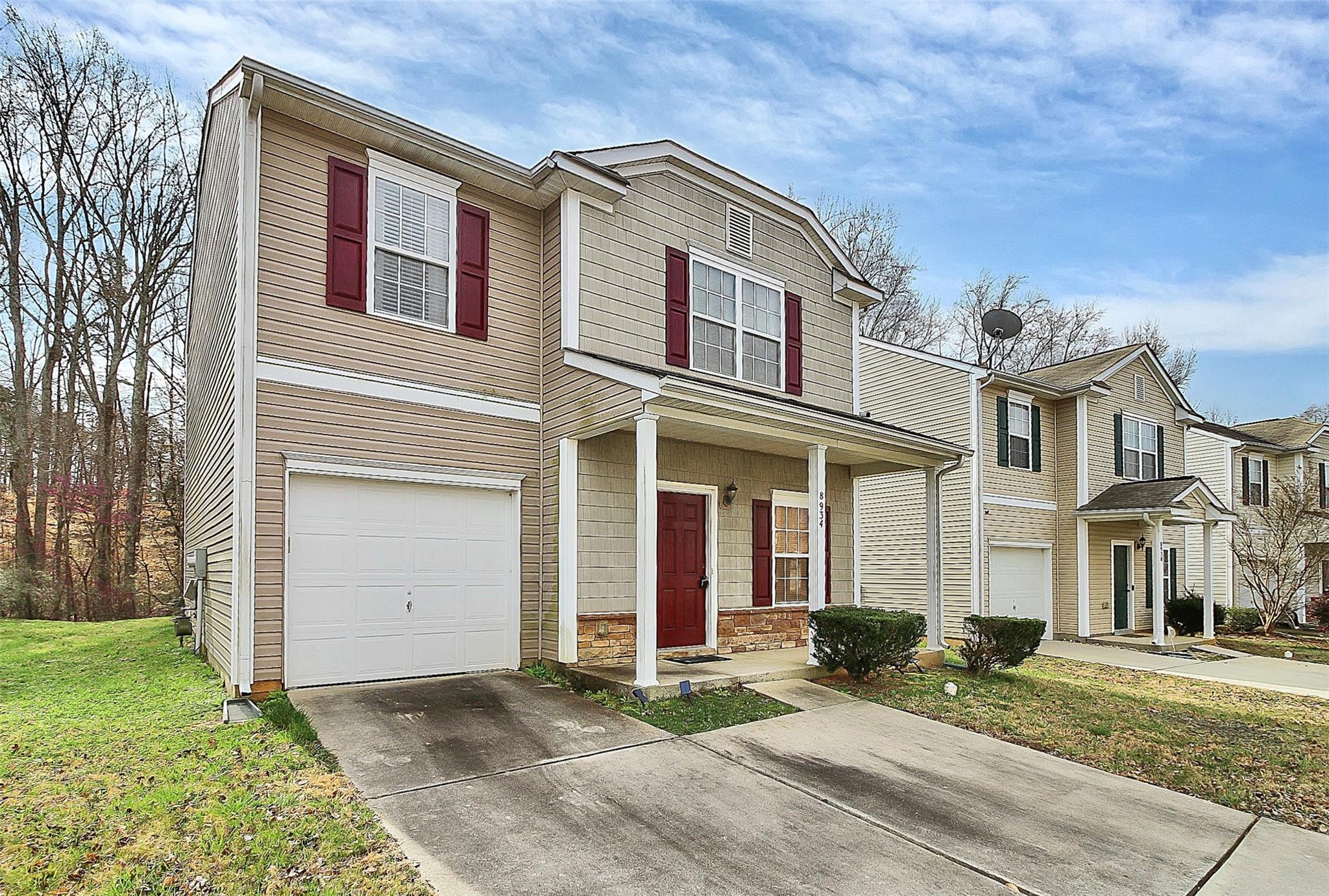 8934 Chalkstone Road Charlotte, NC 28216 - Photo 3 of 34 Gallery Image 3