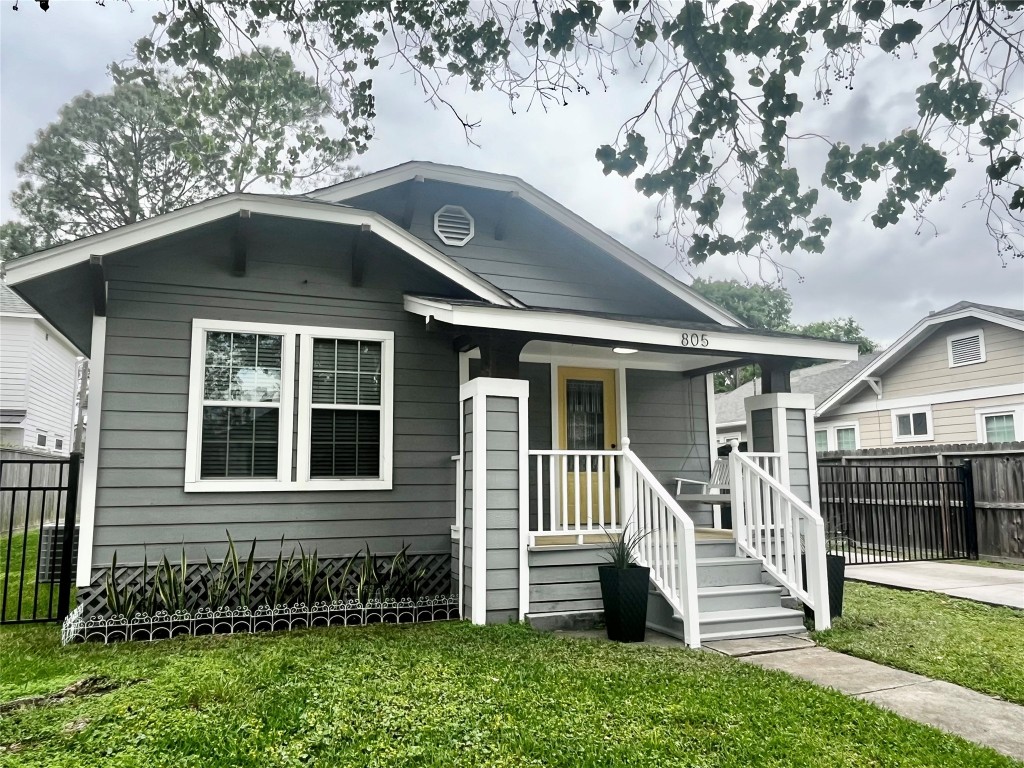 805 Tabor Street Houston, TX 77009 - Photo 1 of 27