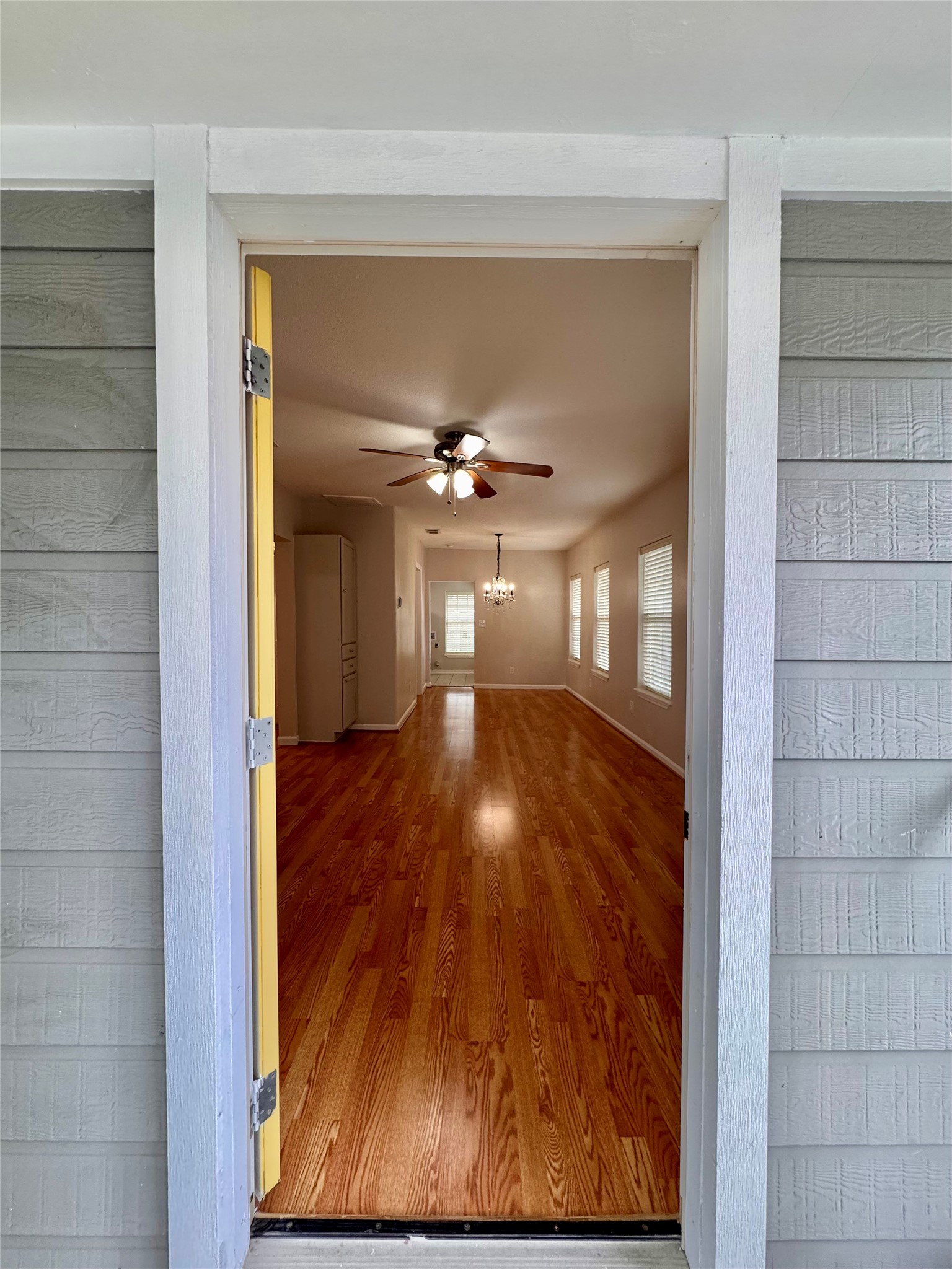 805 Tabor Street Houston, TX 77009 - Photo 3 of 27