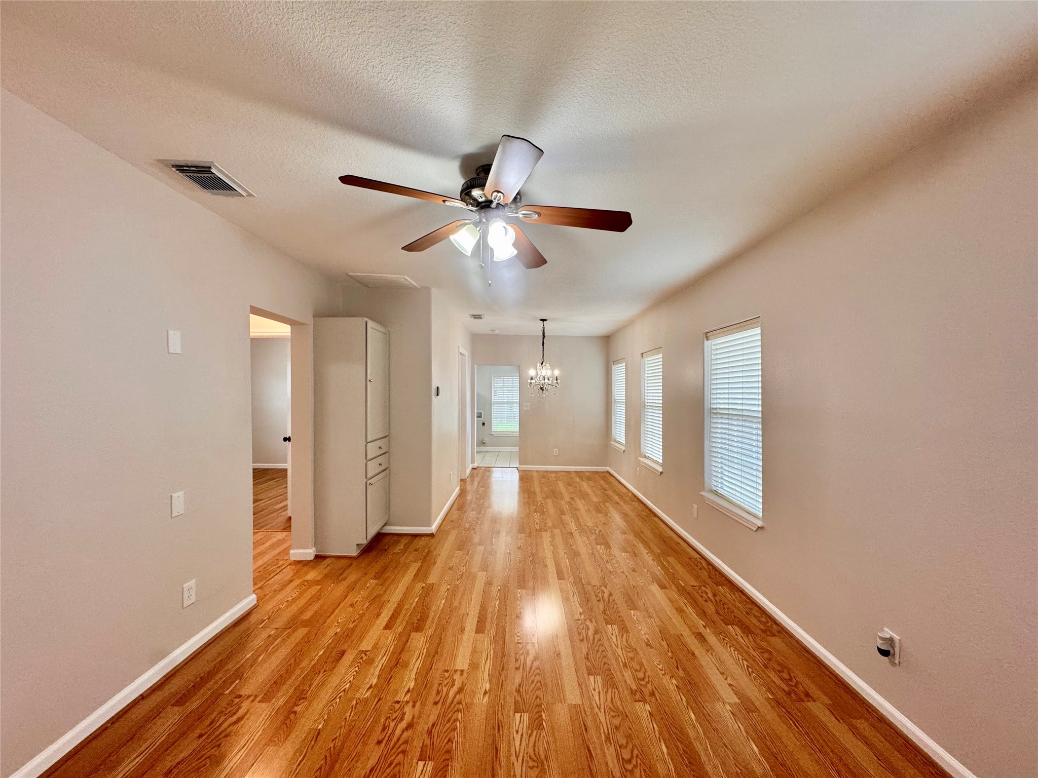 805 Tabor Street Houston, TX 77009 - Photo 4 of 27