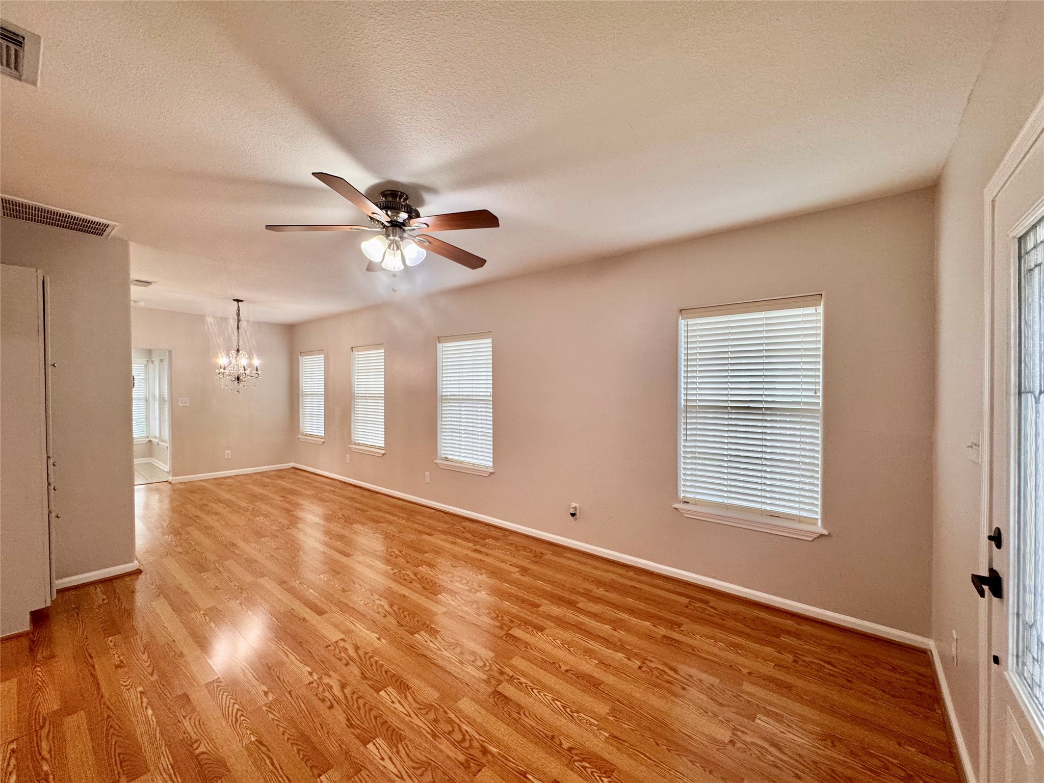 805 Tabor Street Houston, TX 77009 - Photo 7 of 27