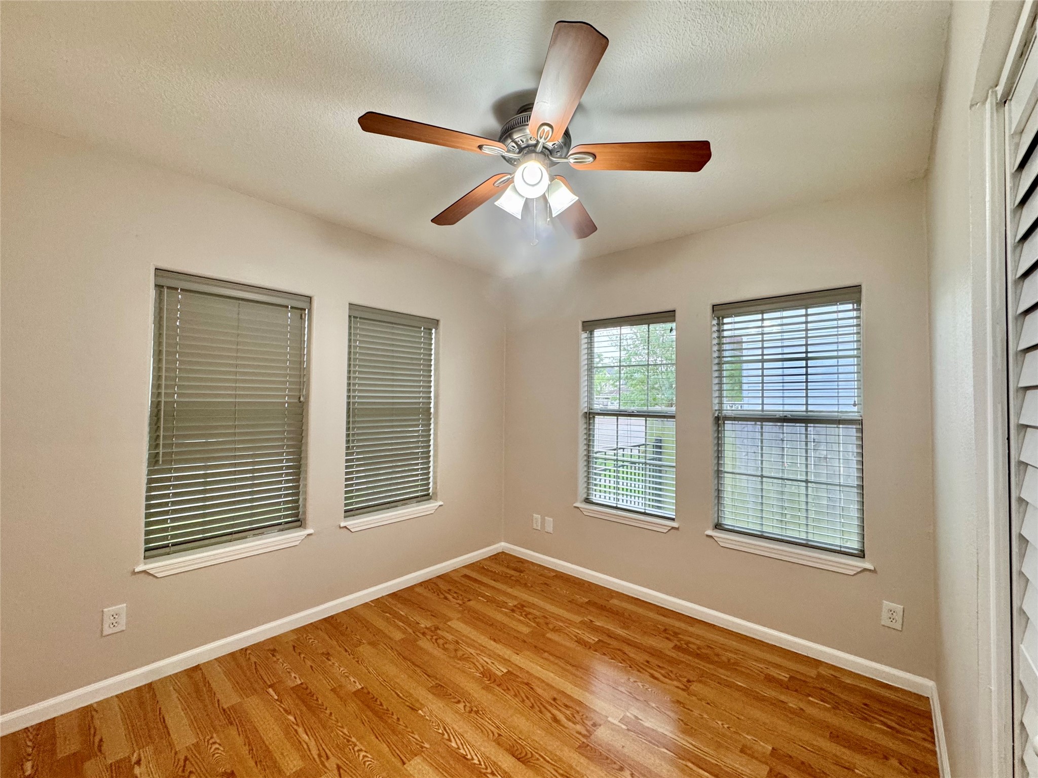 805 Tabor Street Houston, TX 77009 - Photo 10 of 27