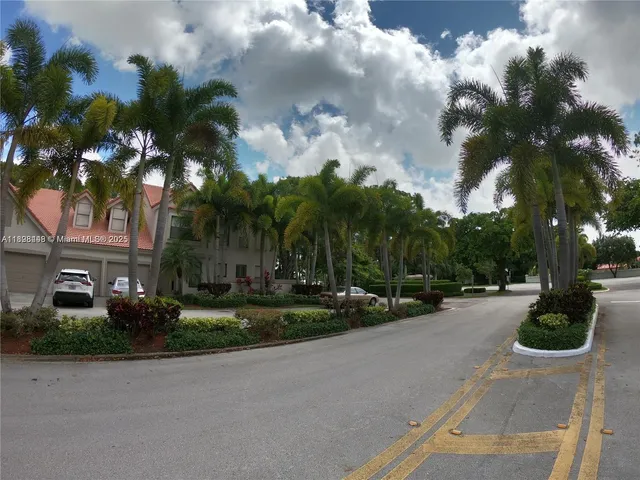 $3,500 | 5800 Coach House Circle, Unit E, Boca Raton, FL 33486