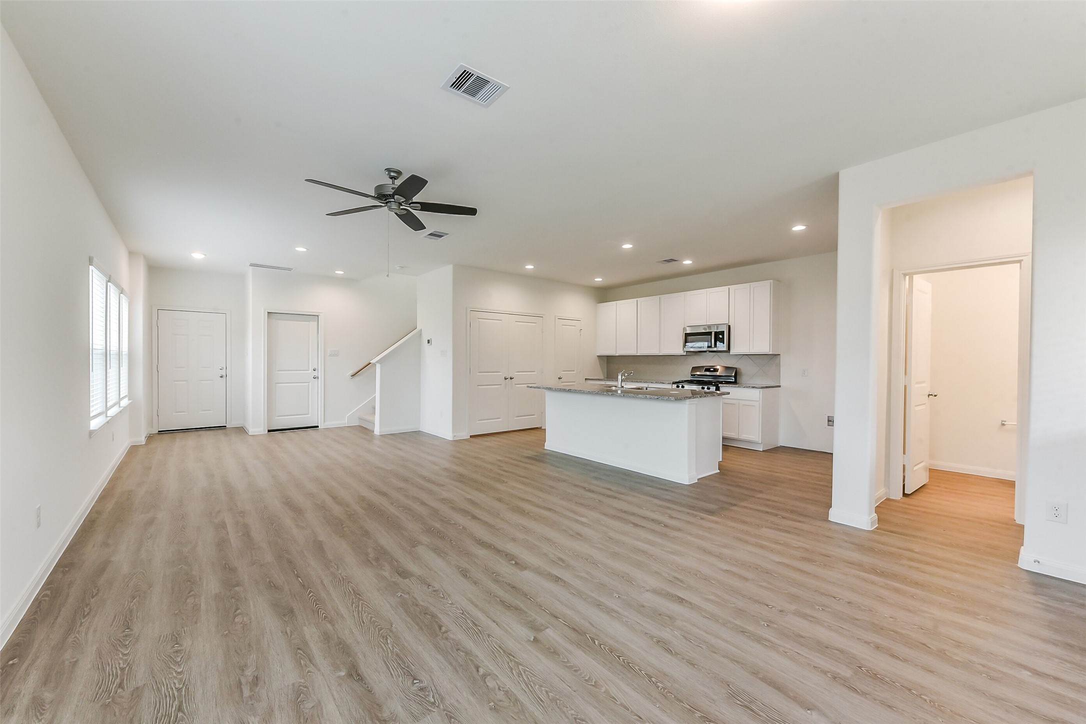 3906 Sugardale Street Baytown, TX 77521 - Photo 8 of 33