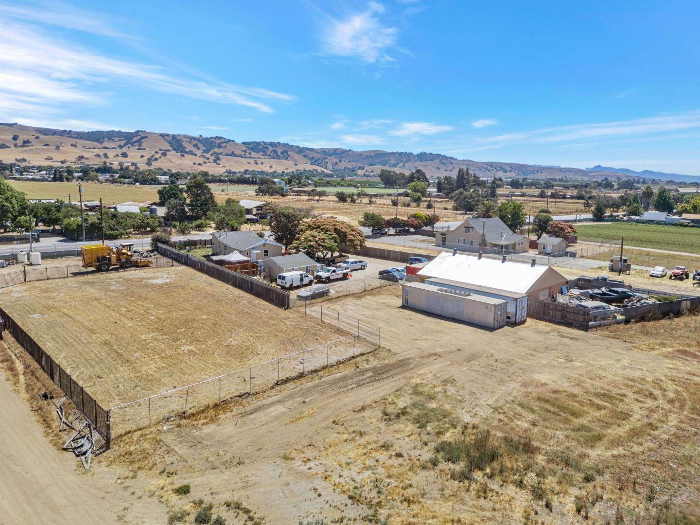 2712 Ferguson Road Gilroy, CA 95020 - Photo 12 of 59