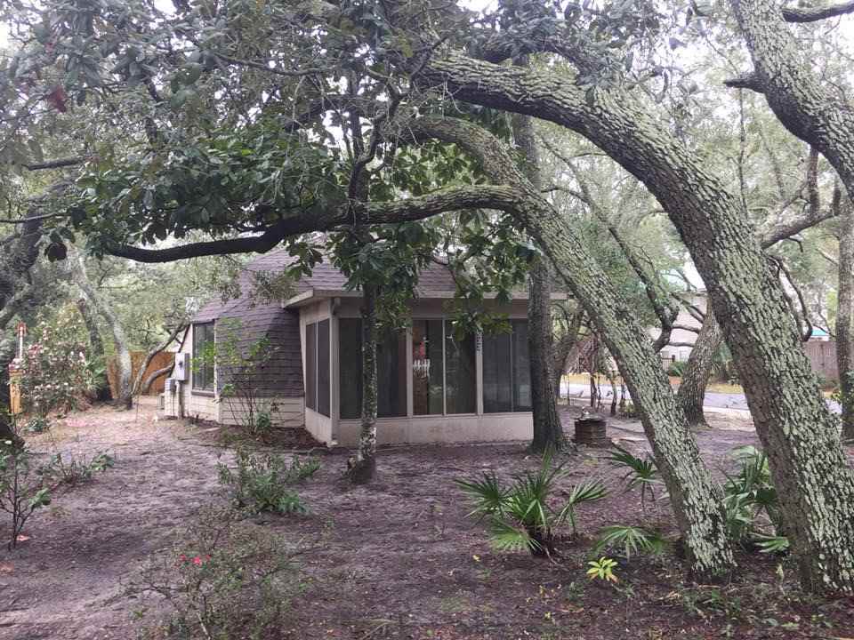5533 Mobile Avenue Orange Beach, AL 36561 - Photo 3 of 37 Sun Room