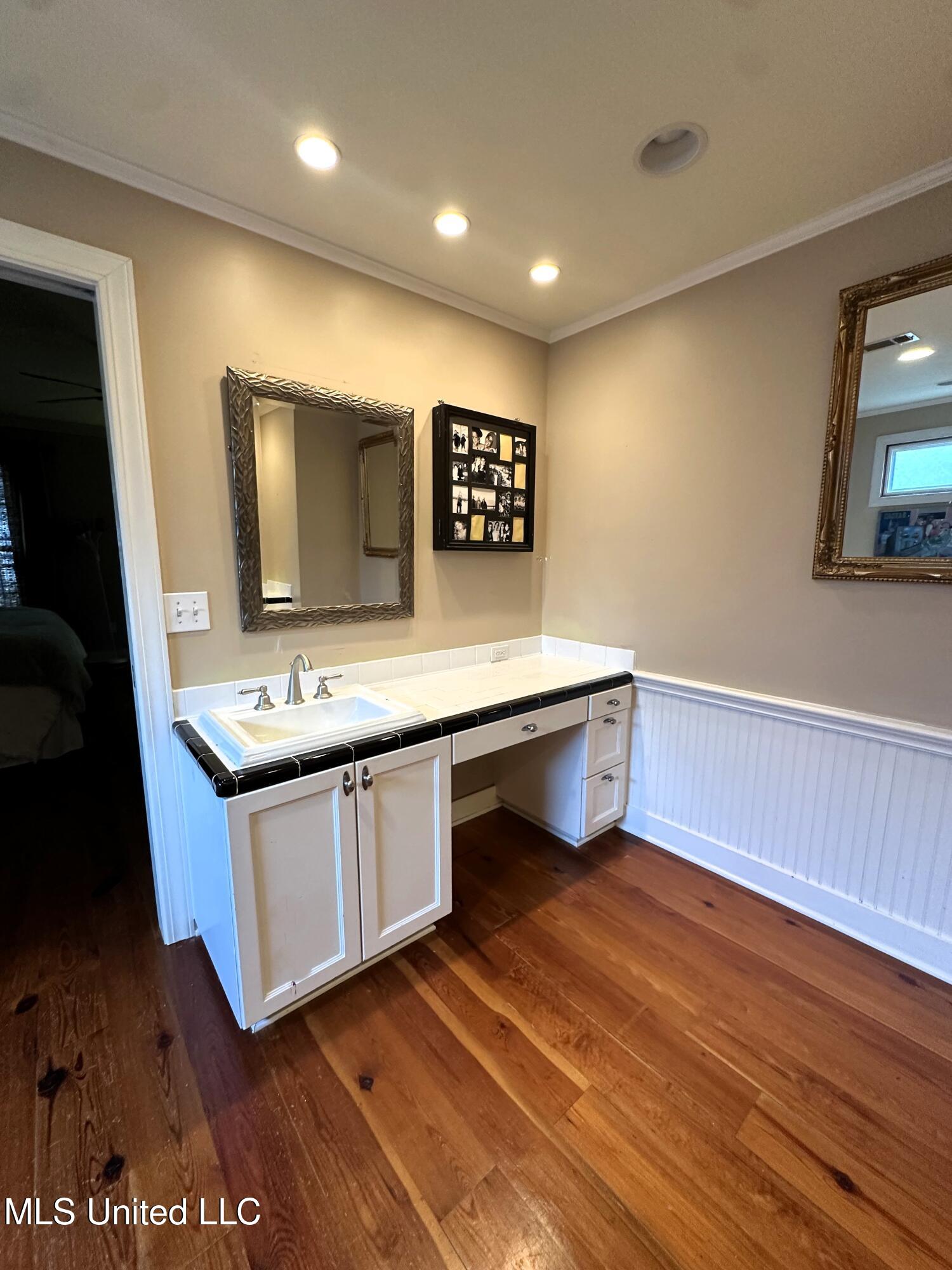 650 Meadowbrook Road Jackson, MS 39206 - Photo 16 of 18 Primary Bath Vanity 2