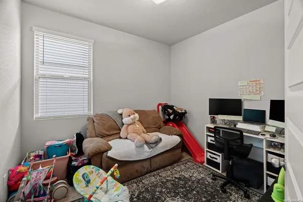 $2,300 | 2407 North Applewhite, San Antonio, TX 78224
