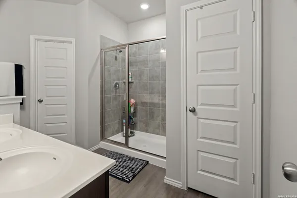 $2,300 | 2407 North Applewhite, San Antonio, TX 78224