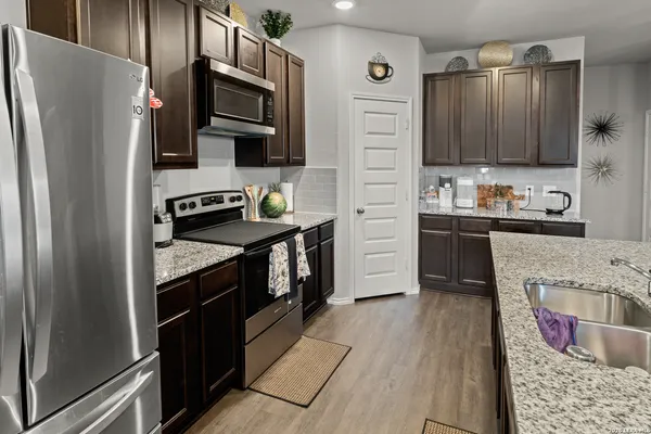 $2,300 | 2407 North Applewhite, San Antonio, TX 78224