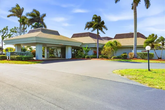 a view of an outdoor space