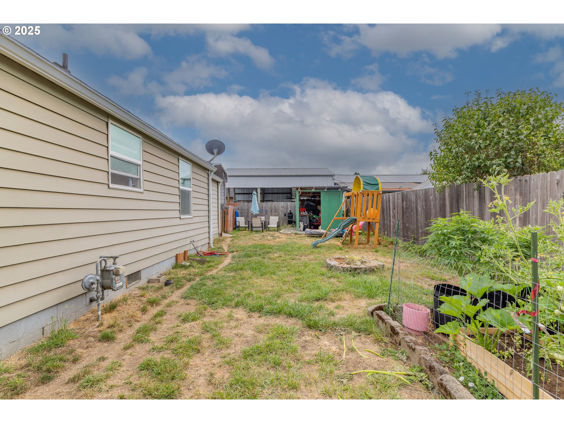 1434 Maryland Avenue Myrtle Point, OR 97458 - Photo 21 of 24 a view of outdoor space and yard