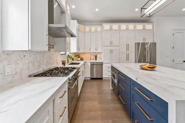 $1,199,000 | 5944 North Knox Avenue, Chicago, IL 60646