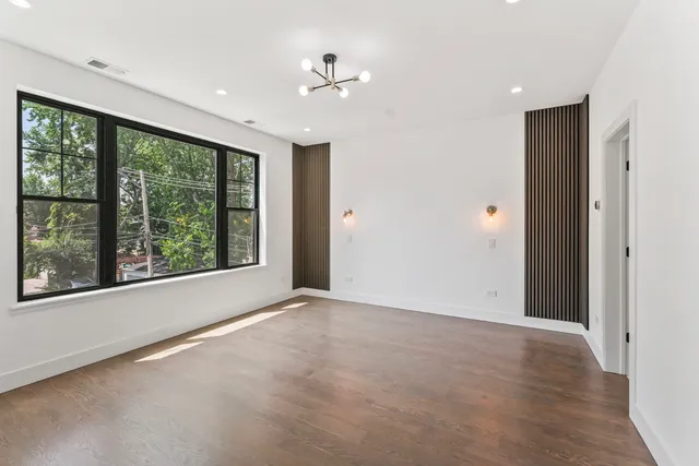 $1,199,000 | 5944 North Knox Avenue, Chicago, IL 60646