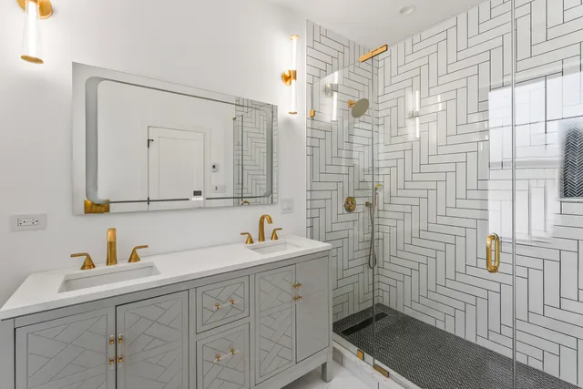 $1,199,000 | 5944 North Knox Avenue, Chicago, IL 60646