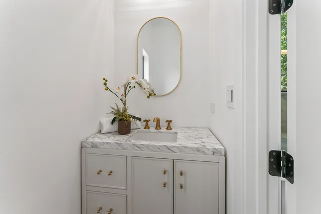 $1,199,000 | 5944 North Knox Avenue, Chicago, IL 60646