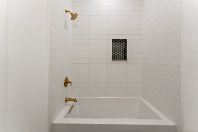 $1,199,000 | 5944 North Knox Avenue, Chicago, IL 60646