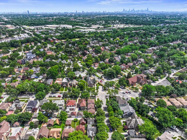 $1,199,000 | 5944 North Knox Avenue, Chicago, IL 60646