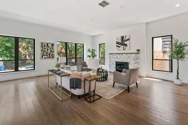 $1,199,000 | 5944 North Knox Avenue, Chicago, IL 60646