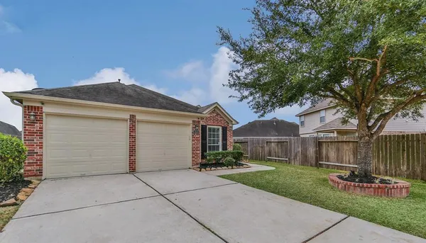 $1,950 | 2123 Castle Gardens Lane, Katy, TX 77449