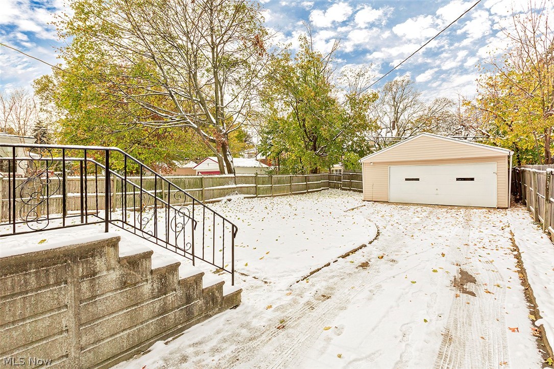 1722 Lee Road Cleveland, OH 44118 - Photo 35 of 35