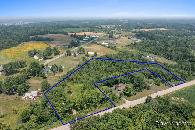 $269,900 | 1900 Quincy Street Southwest, Grandville, MI 49418