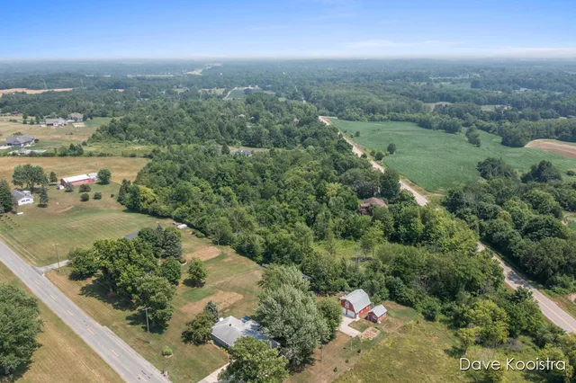 $269,900 | 1900 Quincy Street Southwest, Grandville, MI 49418