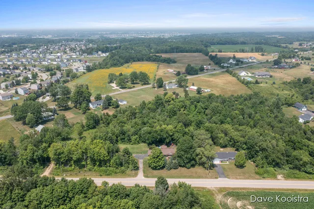 $269,900 | 1900 Quincy Street Southwest, Grandville, MI 49418