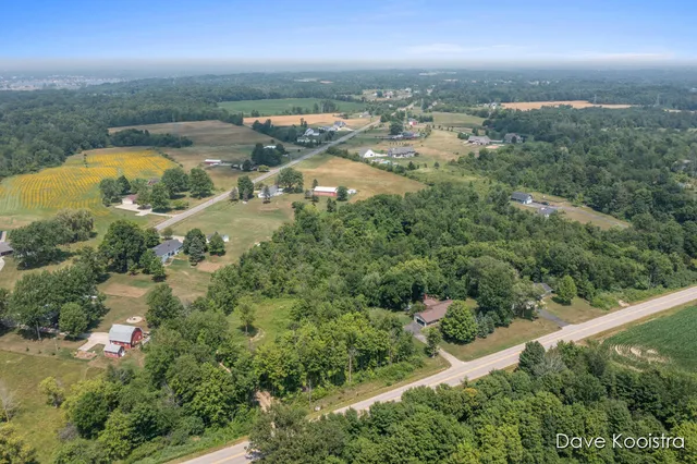 $269,900 | 1900 Quincy Street Southwest, Grandville, MI 49418